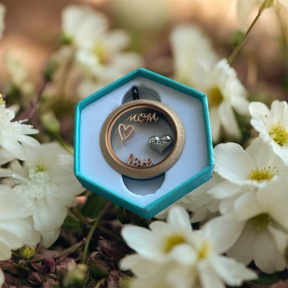 Origami Owl mom and daughter locket
